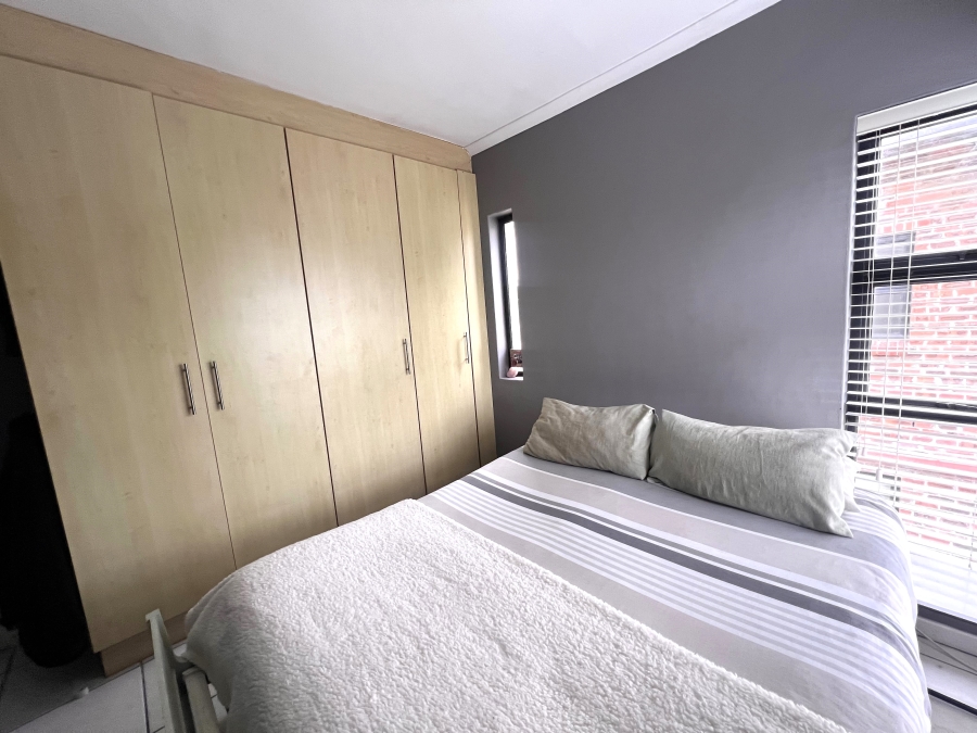 2 Bedroom Property for Sale in Royal Ascot Western Cape